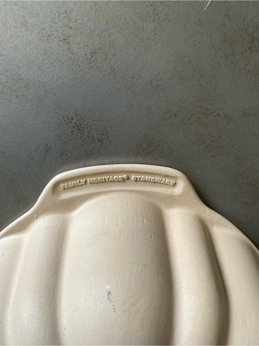 The Pampered Chef Family Heritage Fluted Stoneware Bundt Cake Pan, 10”